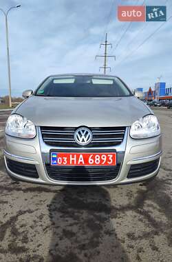 Седан Volkswagen Jetta 2006 в Луцке