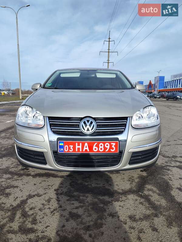 Седан Volkswagen Jetta 2006 в Луцке