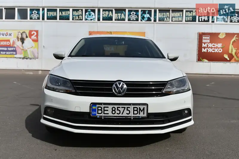 Седан Volkswagen Jetta 2016 в 