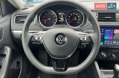 Седан Volkswagen Jetta 2016 в Дніпрі