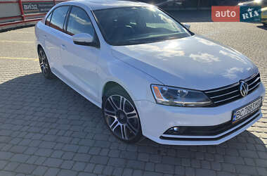 Седан Volkswagen Jetta 2015 в Львові