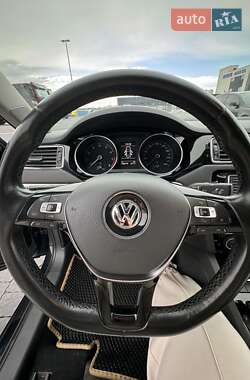 Седан Volkswagen Jetta 2016 в Львове