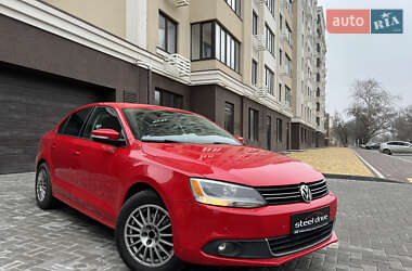 Седан Volkswagen Jetta 2014 в Миколаєві