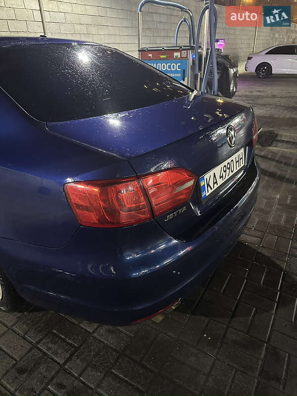 Седан Volkswagen Jetta 2014 в Києві