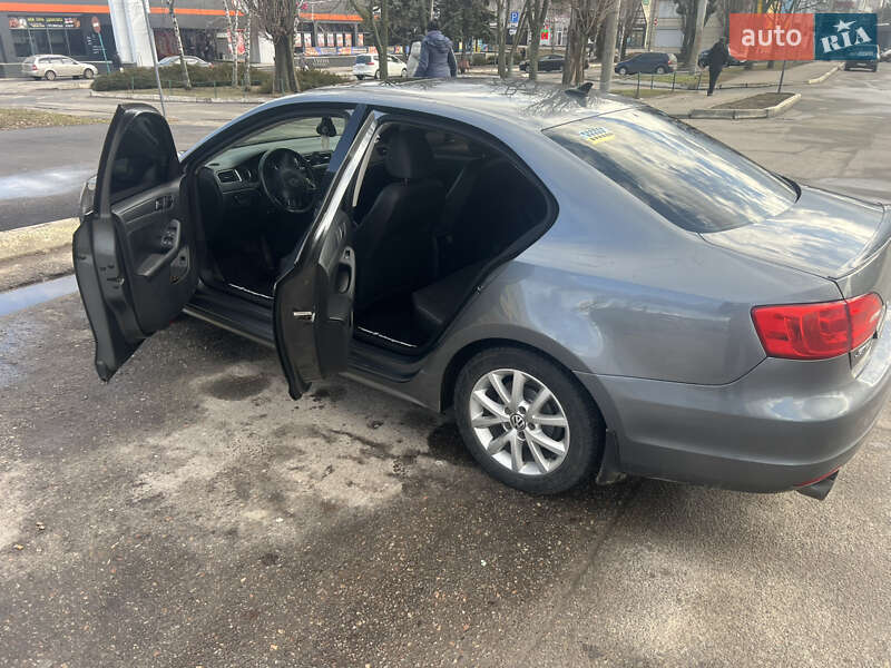 Седан Volkswagen Jetta 2011 в Харькове