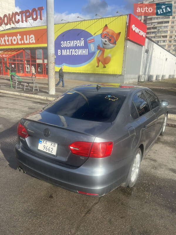 Седан Volkswagen Jetta 2011 в Харькове