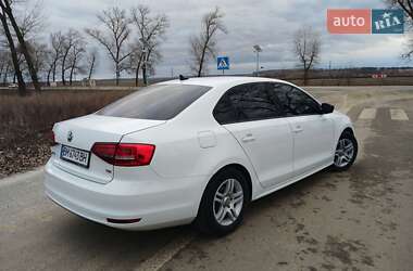 Седан Volkswagen Jetta 2016 в Ромнах