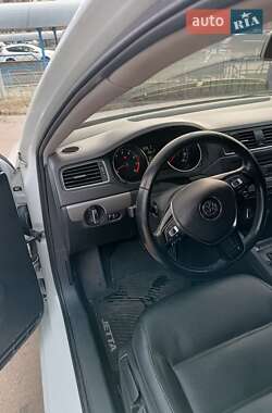 Седан Volkswagen Jetta 2014 в Києві