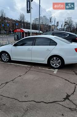 Седан Volkswagen Jetta 2014 в Києві