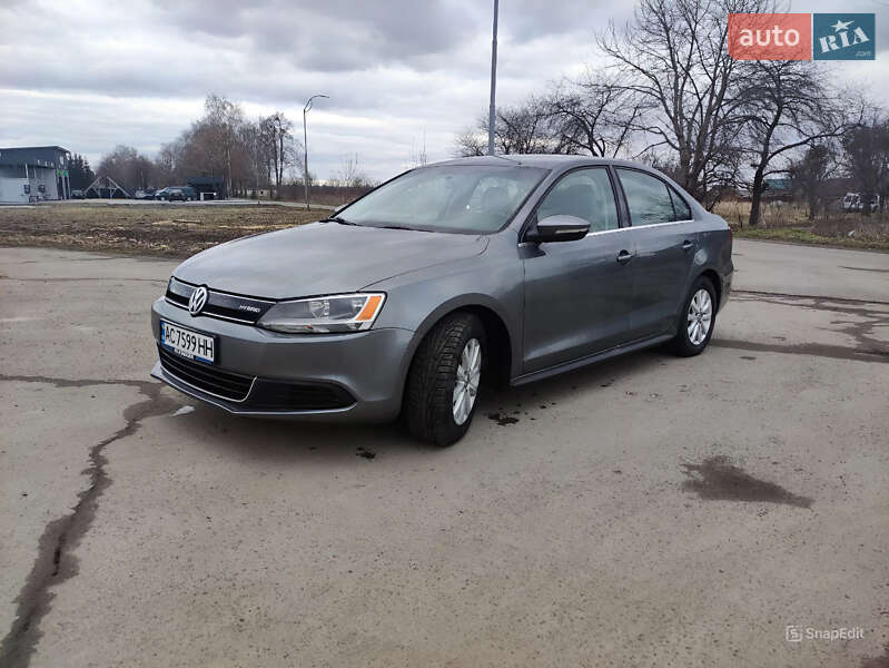 Седан Volkswagen Jetta 2013 в 