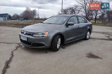 Седан Volkswagen Jetta 2013 в 