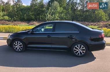 Седан Volkswagen Jetta 2017 в Львові