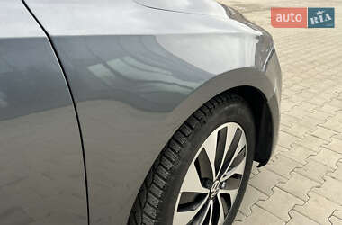 Седан Volkswagen Jetta 2012 в 