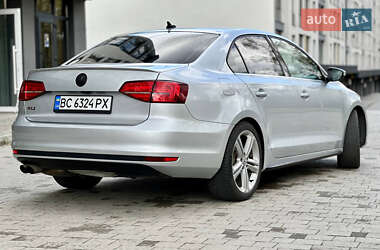 Седан Volkswagen Jetta 2015 в Новояворівську