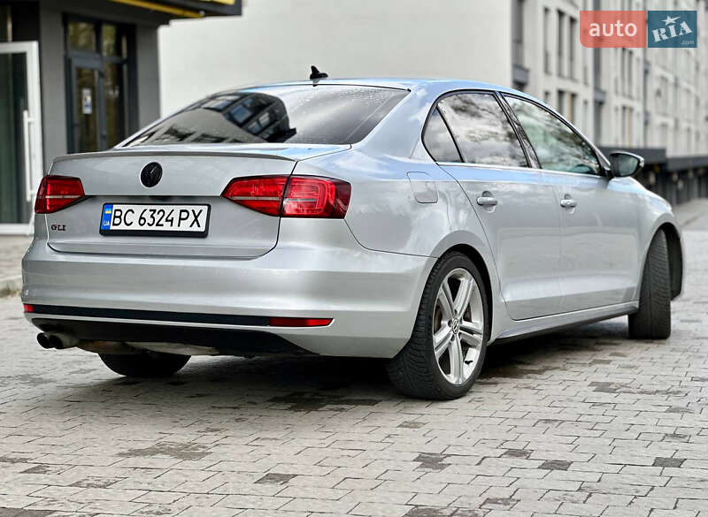 Седан Volkswagen Jetta 2015 в Новояворівську