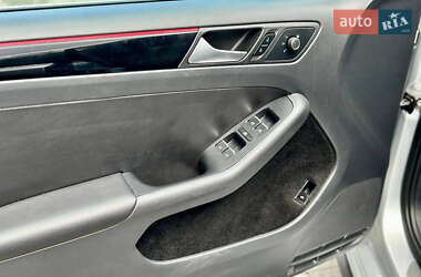 Седан Volkswagen Jetta 2015 в Новояворівську