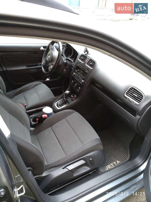 Универсал Volkswagen Jetta 2013 в Львове