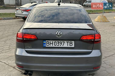 Седан Volkswagen Jetta 2017 в 