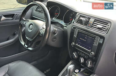 Седан Volkswagen Jetta 2017 в 