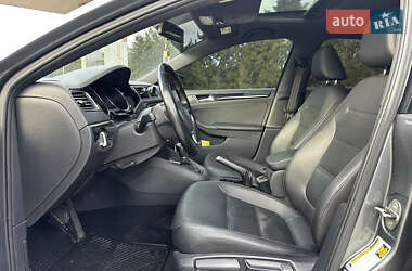 Седан Volkswagen Jetta 2017 в 