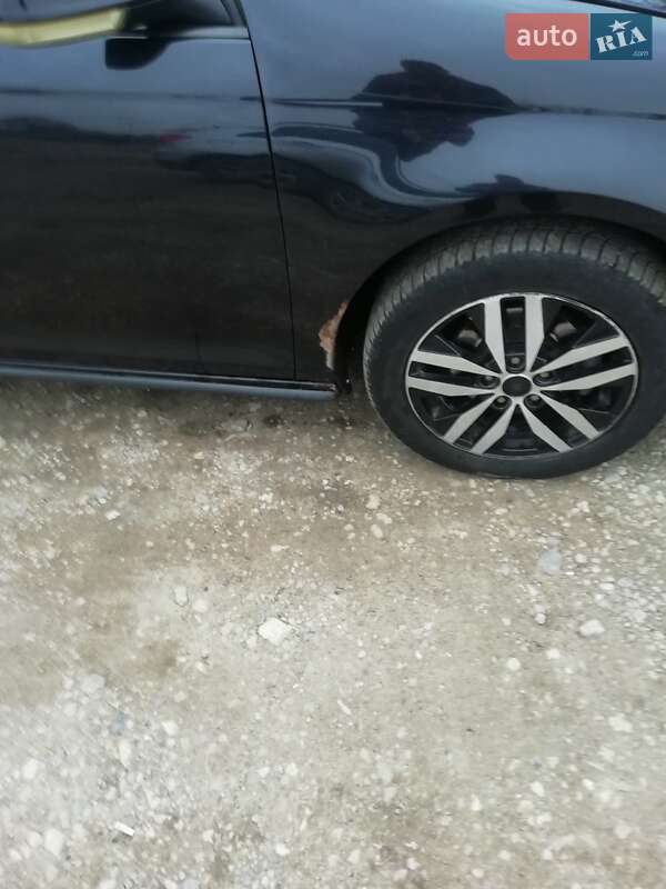 Седан Volkswagen Jetta 2006 в Шумську