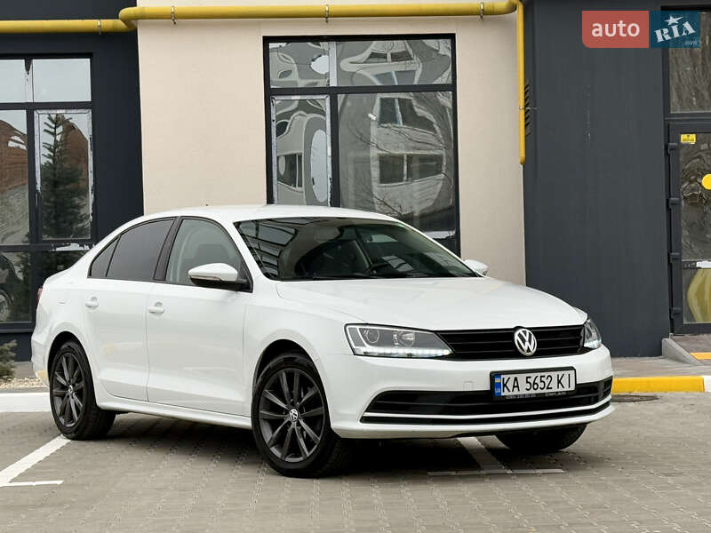 Седан Volkswagen Jetta 2016 в Киеве