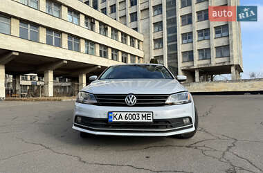 Седан Volkswagen Jetta 2017 в 