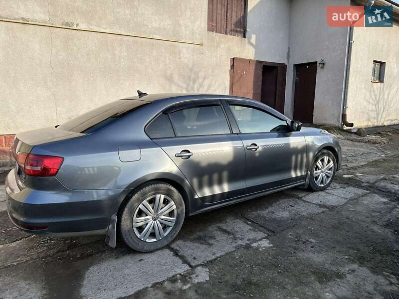 Седан Volkswagen Jetta 2015 в Винниках