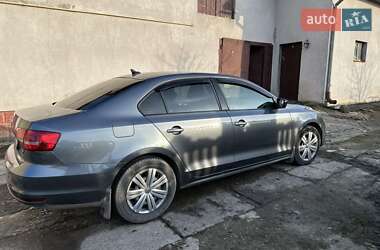 Седан Volkswagen Jetta 2015 в 