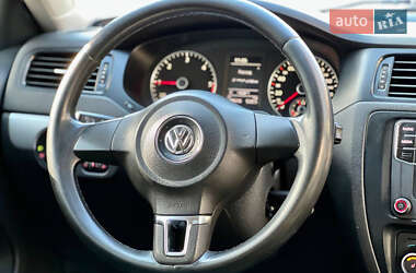 Седан Volkswagen Jetta 2011 в Харкові