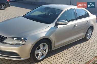 Седан Volkswagen Jetta 2015 в 