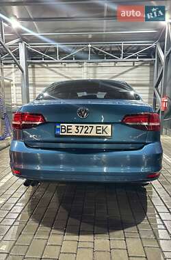 Седан Volkswagen Jetta 2016 в 