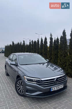 Седан Volkswagen Jetta 2018 в 