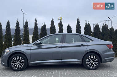 Седан Volkswagen Jetta 2018 в 