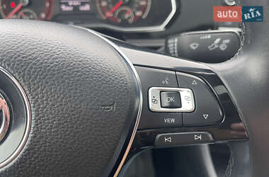 Седан Volkswagen Jetta 2018 в 