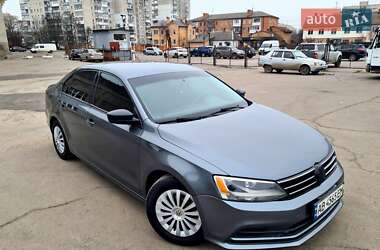 Седан Volkswagen Jetta 2015 в 