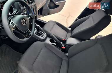 Седан Volkswagen Jetta 2015 в 