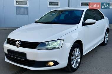 Седан Volkswagen Jetta 2013 в Днепре