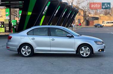 Седан Volkswagen Jetta 2011 в 