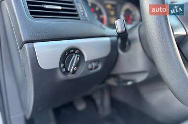 Седан Volkswagen Jetta 2011 в 