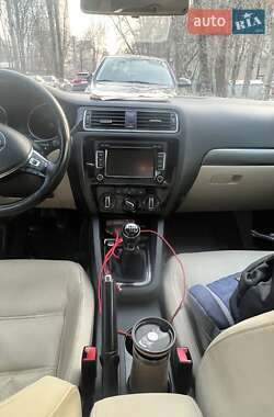 Седан Volkswagen Jetta 2015 в 