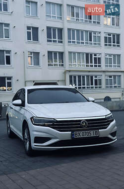 Седан Volkswagen Jetta 2018 в Хмельницком