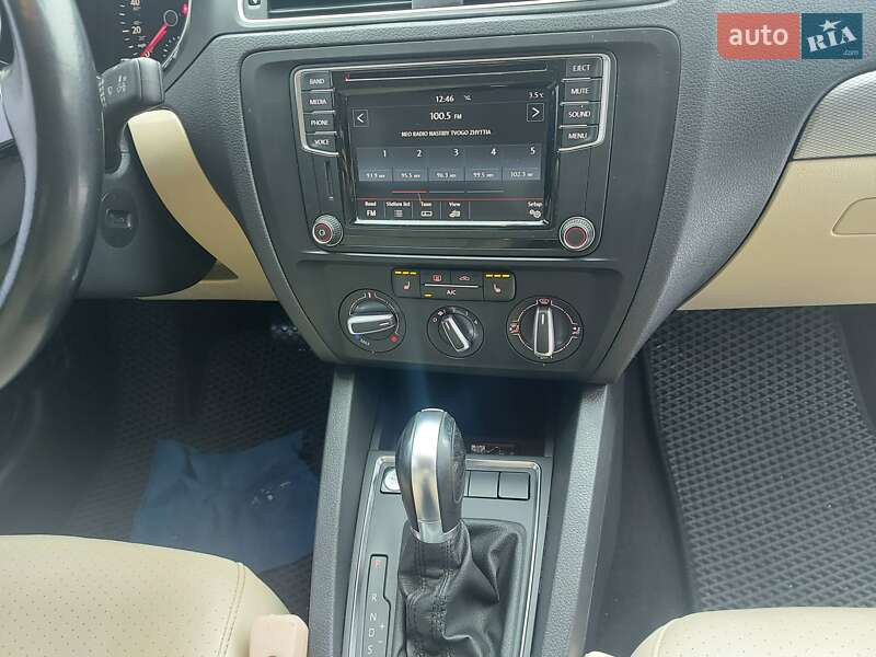 Седан Volkswagen Jetta 2017 в Шептицькому