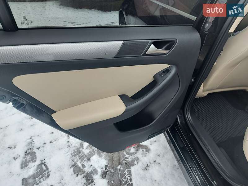 Седан Volkswagen Jetta 2017 в Шептицькому