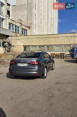 Седан Volkswagen Jetta 2016 в Ужгороде