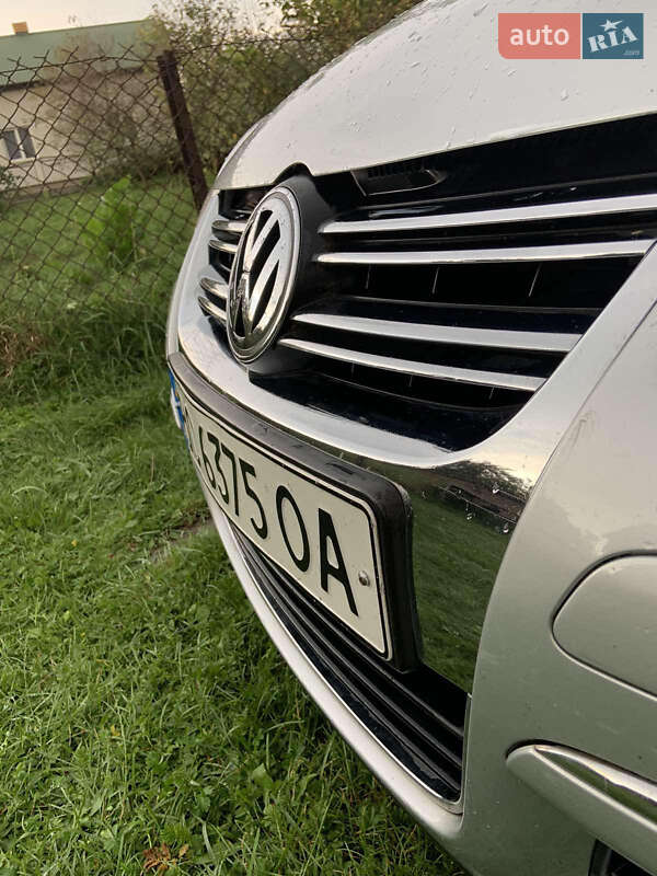 Седан Volkswagen Jetta 2009 в Львове