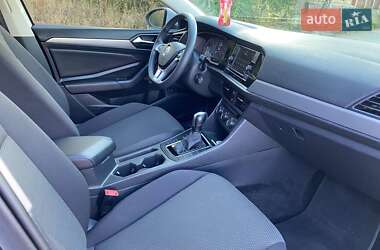 Седан Volkswagen Jetta 2018 в 