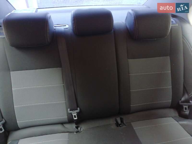 Седан Volkswagen Jetta 2006 в Шумську