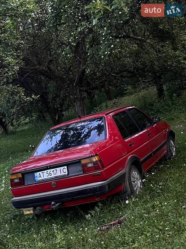 Седан Volkswagen Jetta 1988 в Рогатине