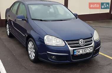 Седан Volkswagen Jetta 2008 в Ровно